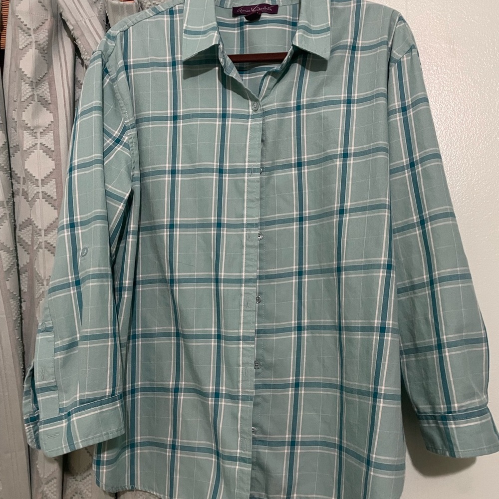 Gloria vanderbilt Plaid Blue and green women’s Shirt